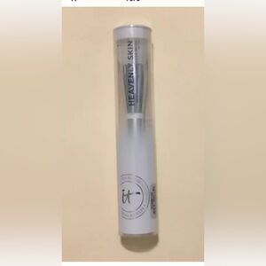 IT Heavenly Skin-Smoothing Complexion Brush # 704 Anti-Aging Skincare New Sealed